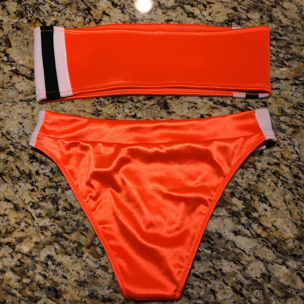 Triangl Bikini - Picture 2 of 5